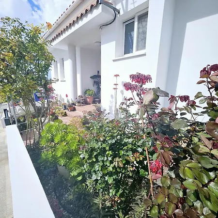 Vila Olivia *